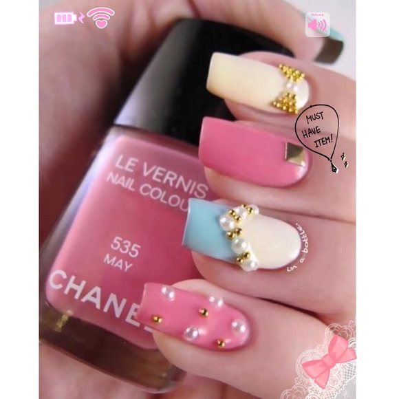 Nail Art Rhinestone Bows - Picture 2 of 4